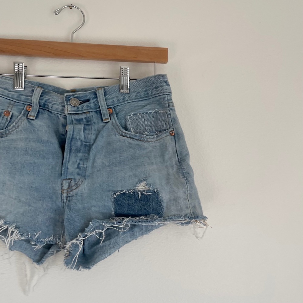 Levi's Cutoff Frayed Hem Distressed Patchwork‎ Shorts Size 25 - Picture 2 of 10
